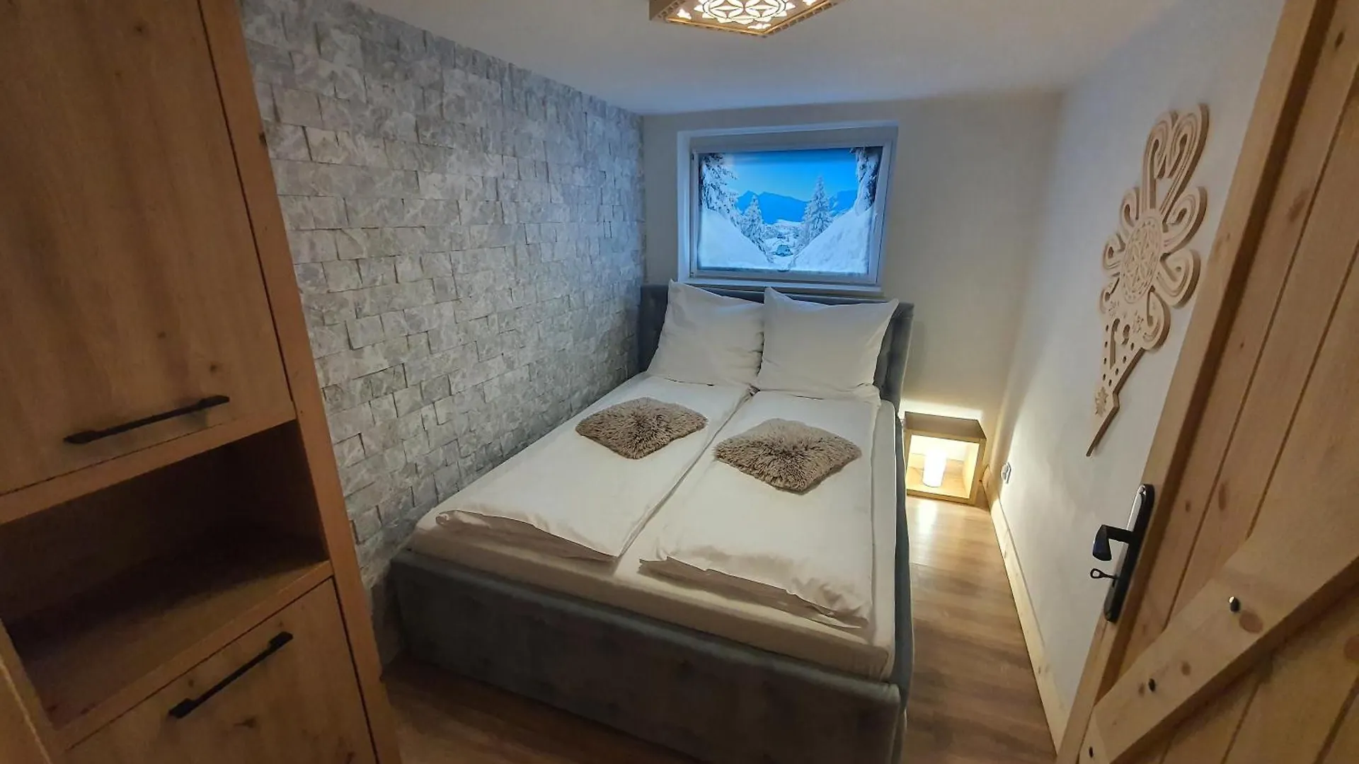 Apartament Z Jacuzzi 자코파네 0*,  폴란드