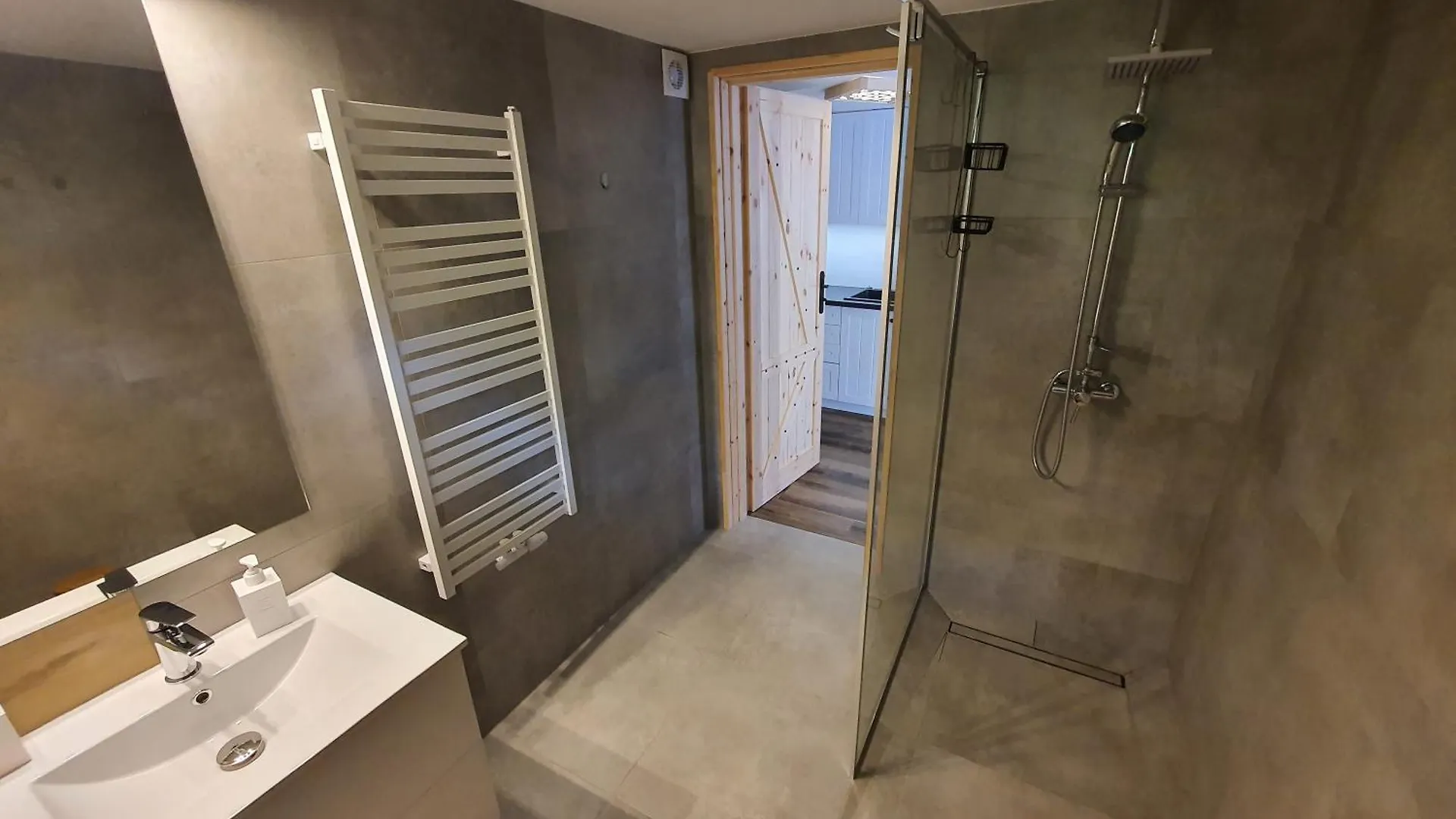 아파트 Apartament Z Jacuzzi 자코파네
